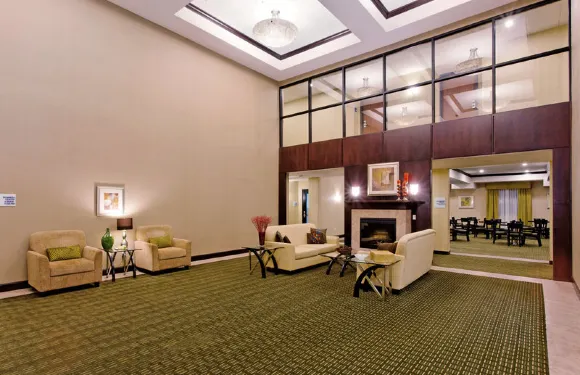 紐波特智選假日酒店及套房