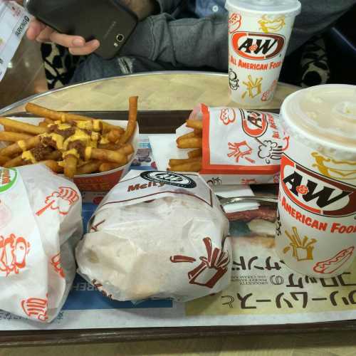 A&W Naha Shintoshin Omoro