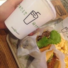 Shake Shack Theater District User Photo