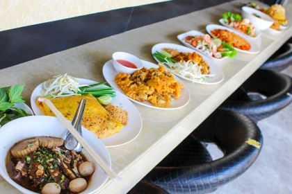 Boat Noodle Ao Nang & Thai food