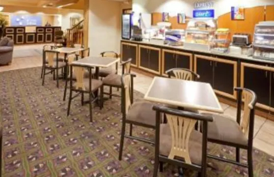 智選假日套房酒店沃斯堡（I - 20）