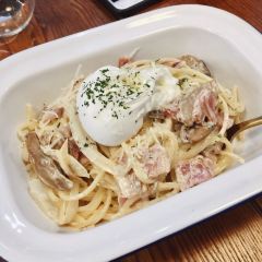 Le Monde Cafe User Photo