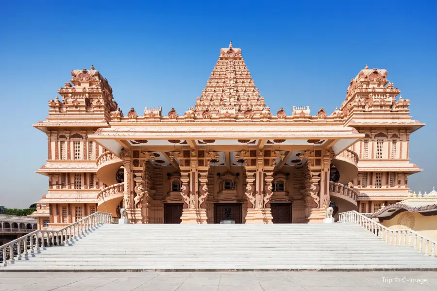 Chhatarpur Temple