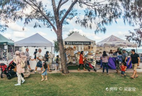 Surfers Paradise Beachfront Markets