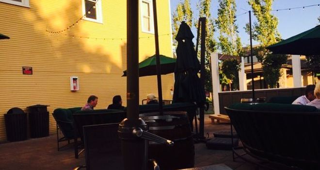 Sisters Saloon & Ranch Grill