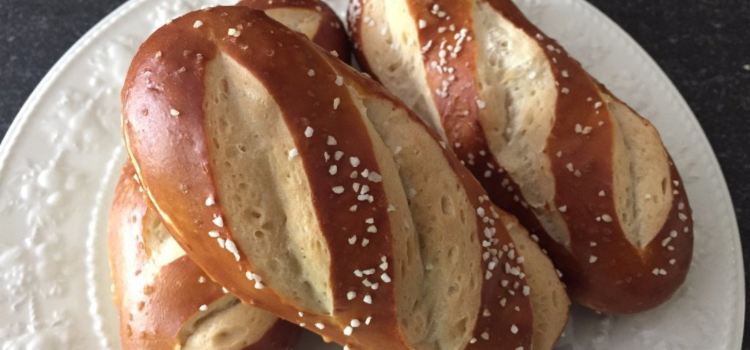 Aki's BreadHaus