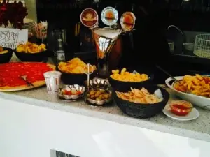 Stop Bar & Food