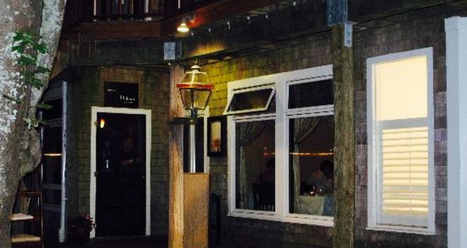 Detente Restaurant and Wine Bar
