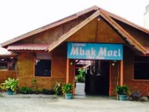 Lesehan Mbak Moel