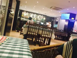 Maxim's Steak House & Pizzería