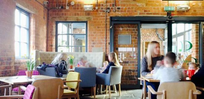 Howards Restaurant & Cafe