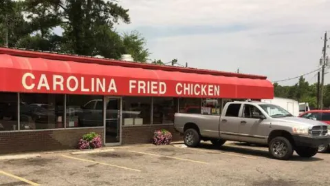 Carolina Fried Chicken and House of Pizza in 무어 카운티