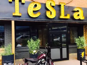 Tesla Food&Bar