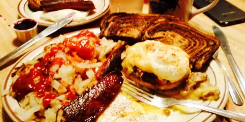 Willees Cafe & Spirits