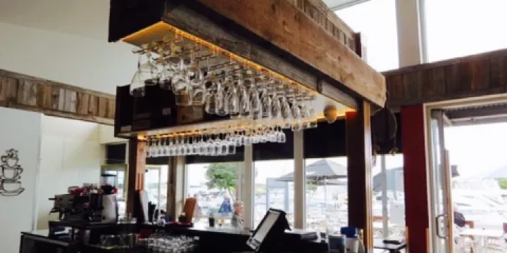 Scullys Oyster Bar and Grill