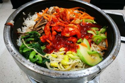 Hanshiguan Korean Noodles with Fried Sauce & Bibimbap