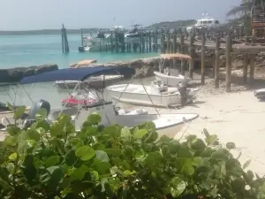 Staniel Cay Yacht Club Restaurant