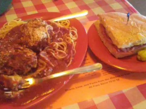 Monjunis Cafe - Youree Dr