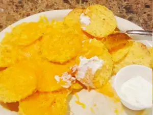 Traks Bar & Grill