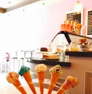 Ghiaccio Ice Cream & Dessert Lounge