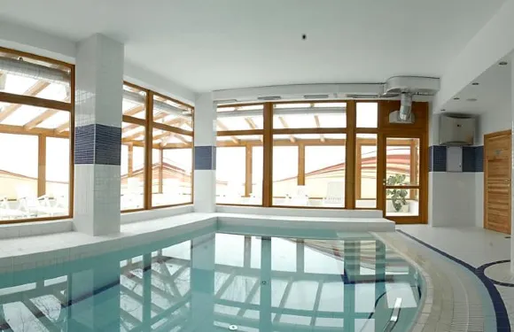 布拉託夫公寓及健康酒店