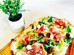 La Pinsa Osteria Pinseria
