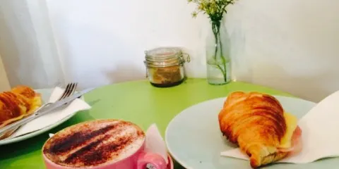 Red Art Gallery Cafe