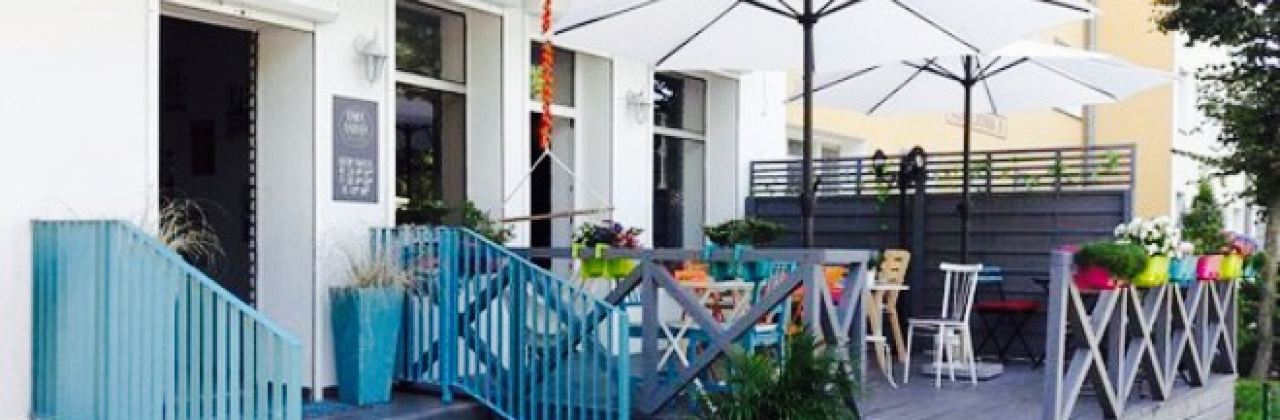 Kawka, karafka. Cafe & Bistro.