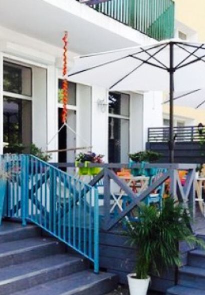 Kawka, karafka. Cafe & Bistro.