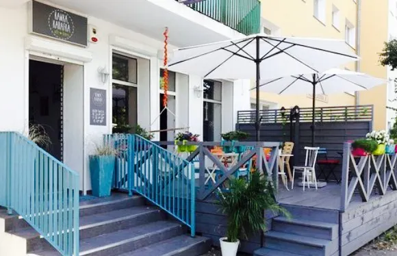 Kawka, karafka. Cafe & Bistro.