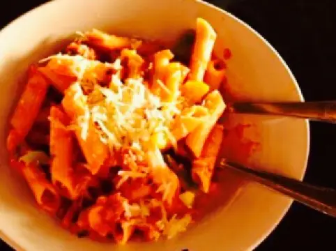 Britto’s Restaurant at Baga Beach – Iconic Seafood & Cocktail Bar Since 1965