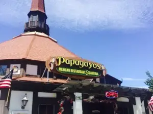 Papagayos