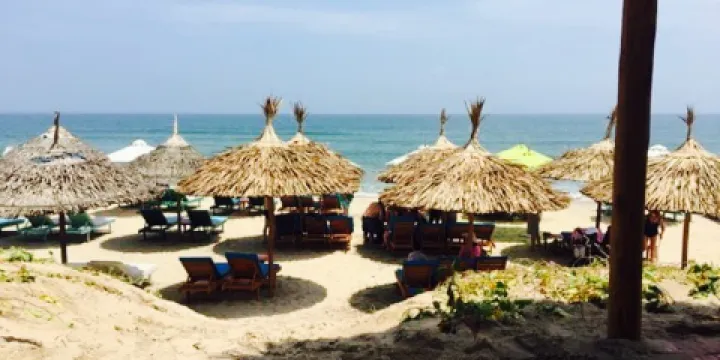 Wind & Moon Restaurant & Bar