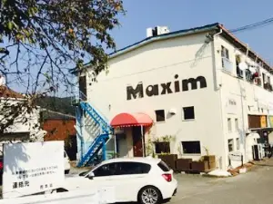 Maxim Cafe