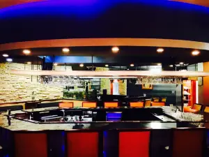 La Casona Restaurant Bar & Lounge