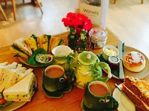 The Frog and Nightgown Pub and Tea Room