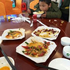 土雞河魚小菜館(梵淨山店)張用戶圖片