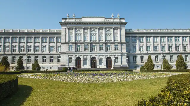 Hotels near Mimara Museum