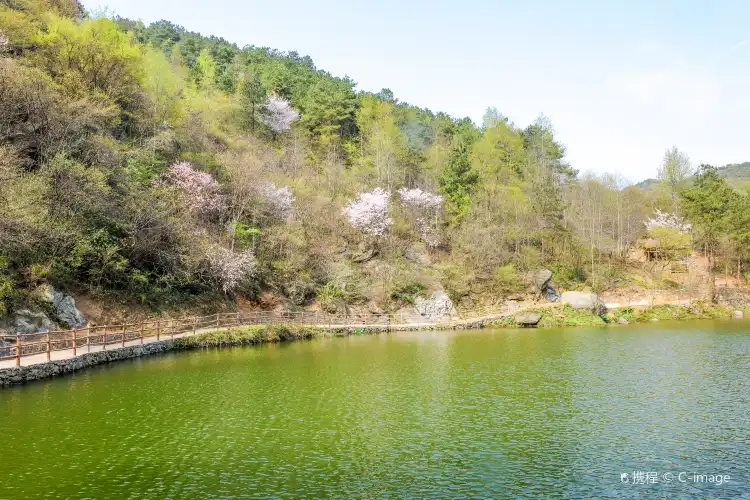 Hotel in zona Mulan Lake Tourist Resort