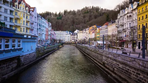 卡羅維發利 travel destination