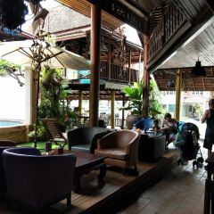 Tony's Place 여행 사진