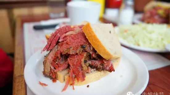 Schwartz's - Montreal Deli