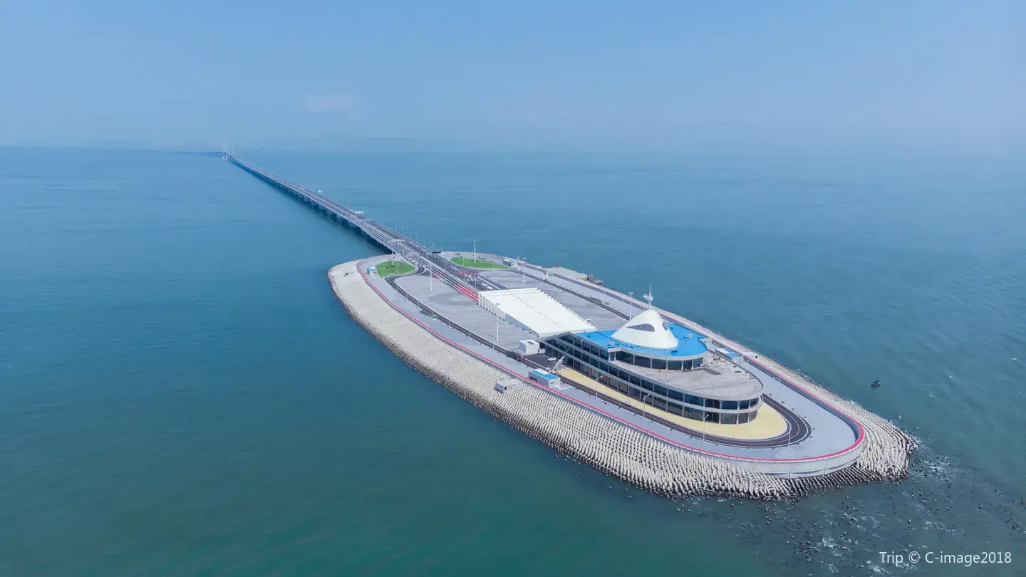 5_Hong Kong-Zhuhai-Macao Bridge Boat Tour