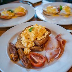 Waves Cafe User Photo