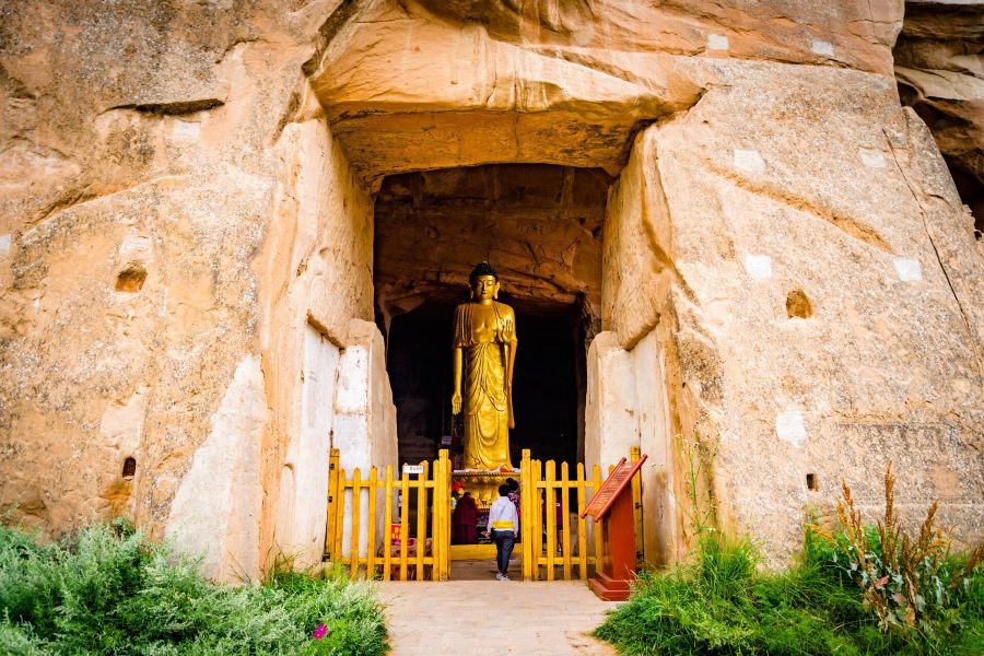 馬蹄石窟羣旅遊區