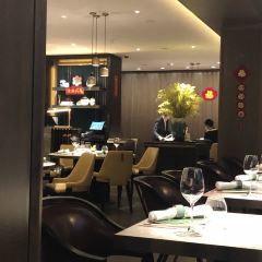 Ying Jee Club User Photo