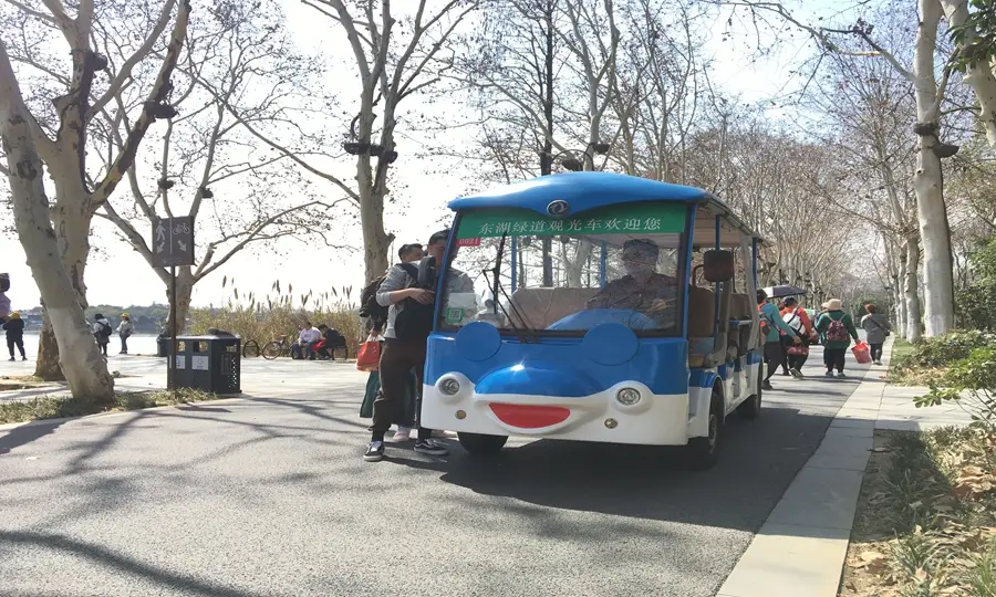 東湖綠道觀光車