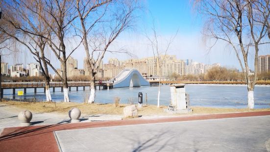 宝湖公园属于政府惠民工程，自2013开始修建和治理，2018