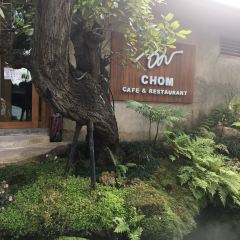 Chom Cafe and Restaurant User Photo