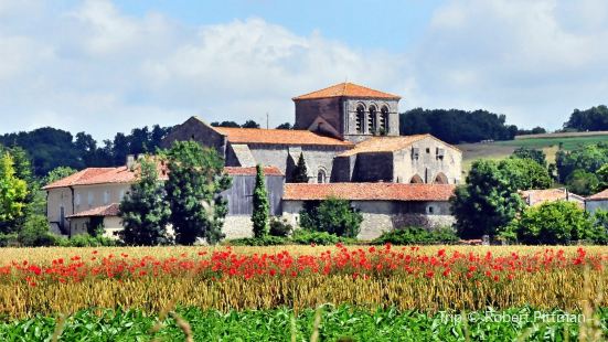 La Cerise Sur Le Gateau Reviews Food Drinks In Saint Aigulin Trip Com